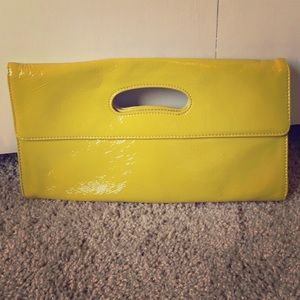 Yellow patent Hobo clutch